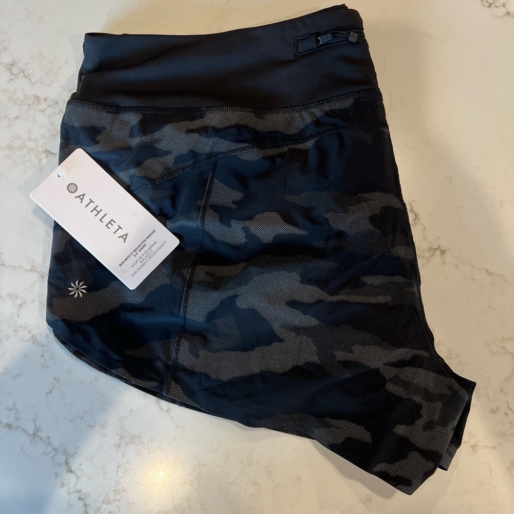 BNWT Athleta 3.5” Short